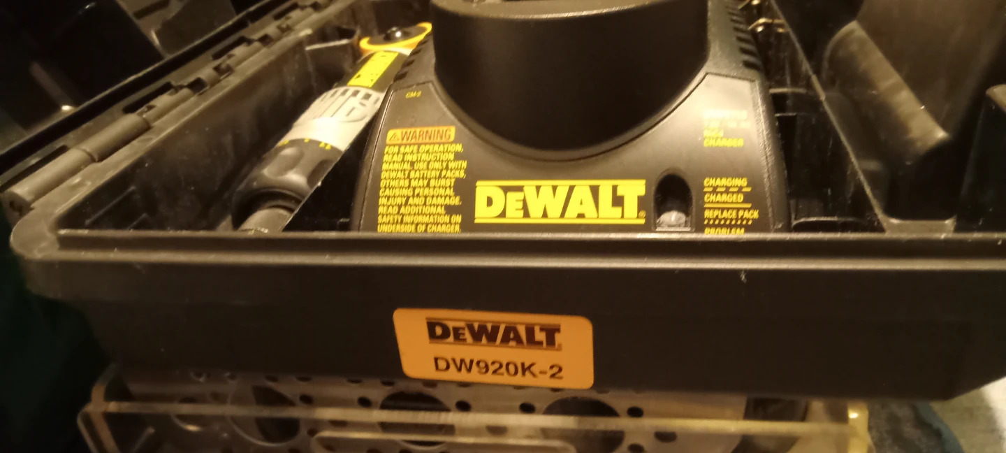 DeWalt DW920K-2 1/4" Ratchet Wrench Kit - photo 2