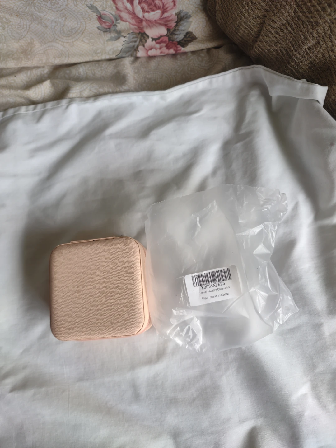 Small travel jewelry box - photo 2