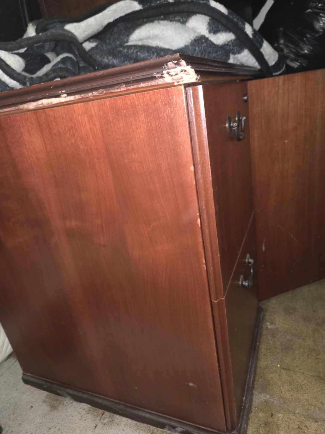 Wooden credenza storage cabinet