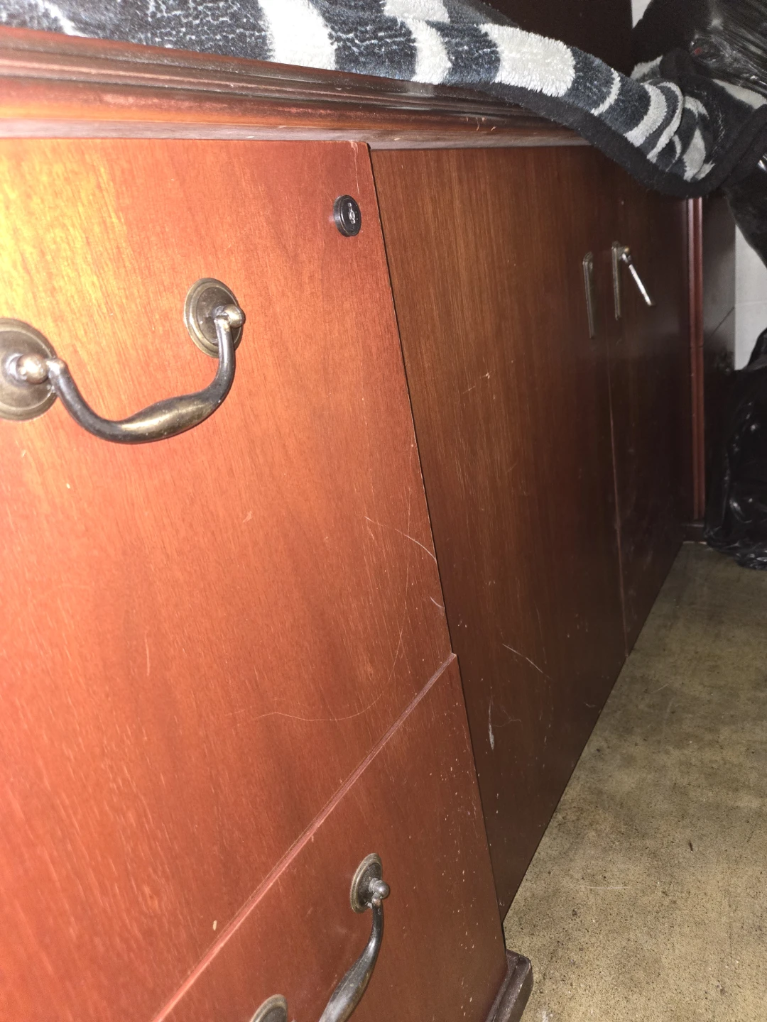 Wooden credenza storage cabinet - photo 2