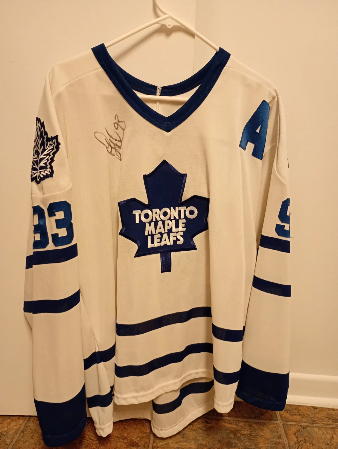 Toronto Maple Leafs Gilmour #93 Autographed Hockey Jersey TG/XL