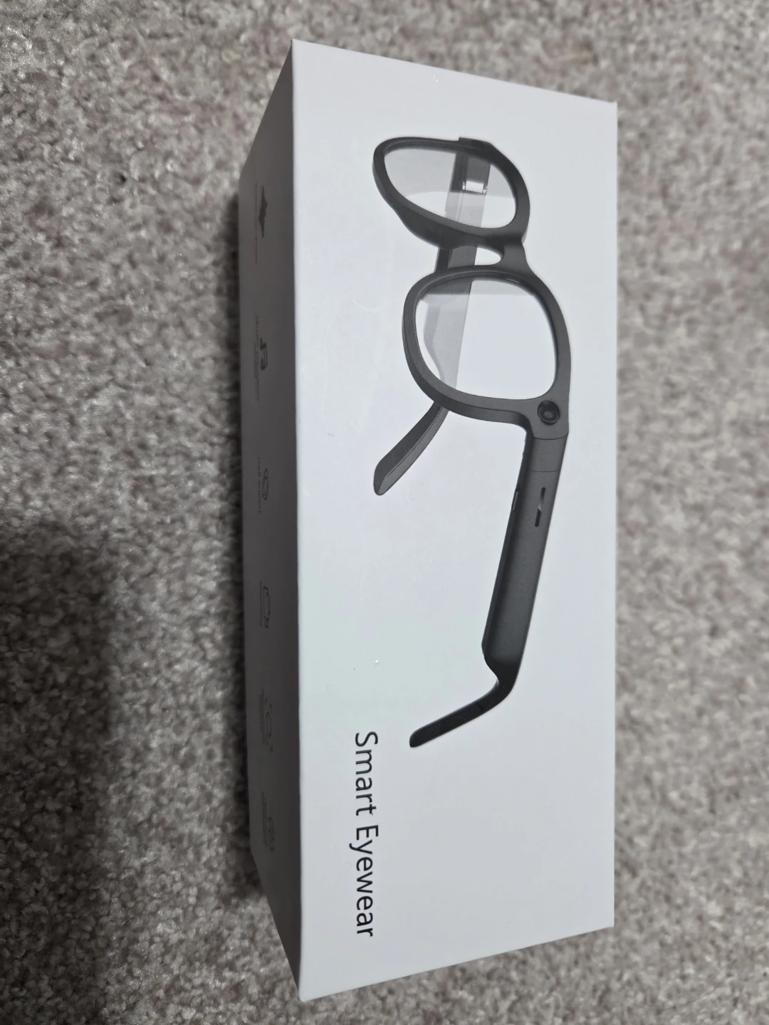 Smart Eyewear with Camera and AI Features