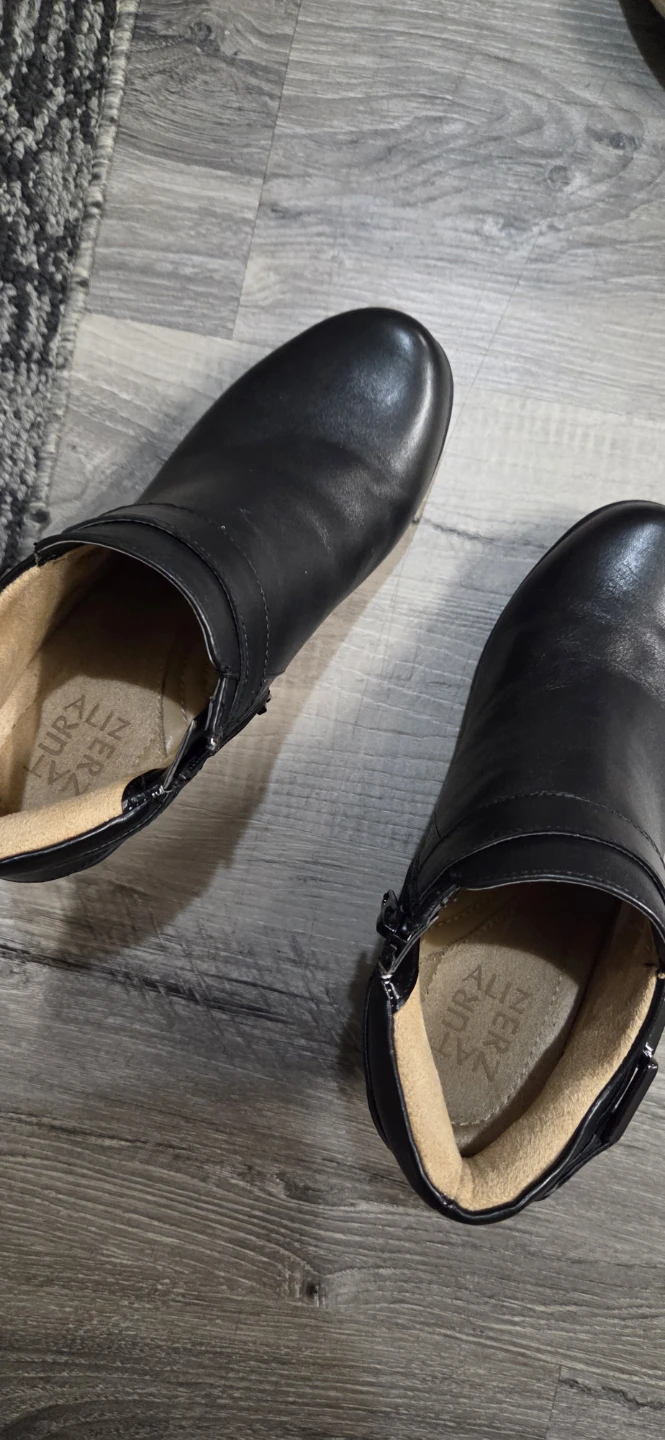 Naturalizer Ella Black Leather Ankle Boots Size 6M