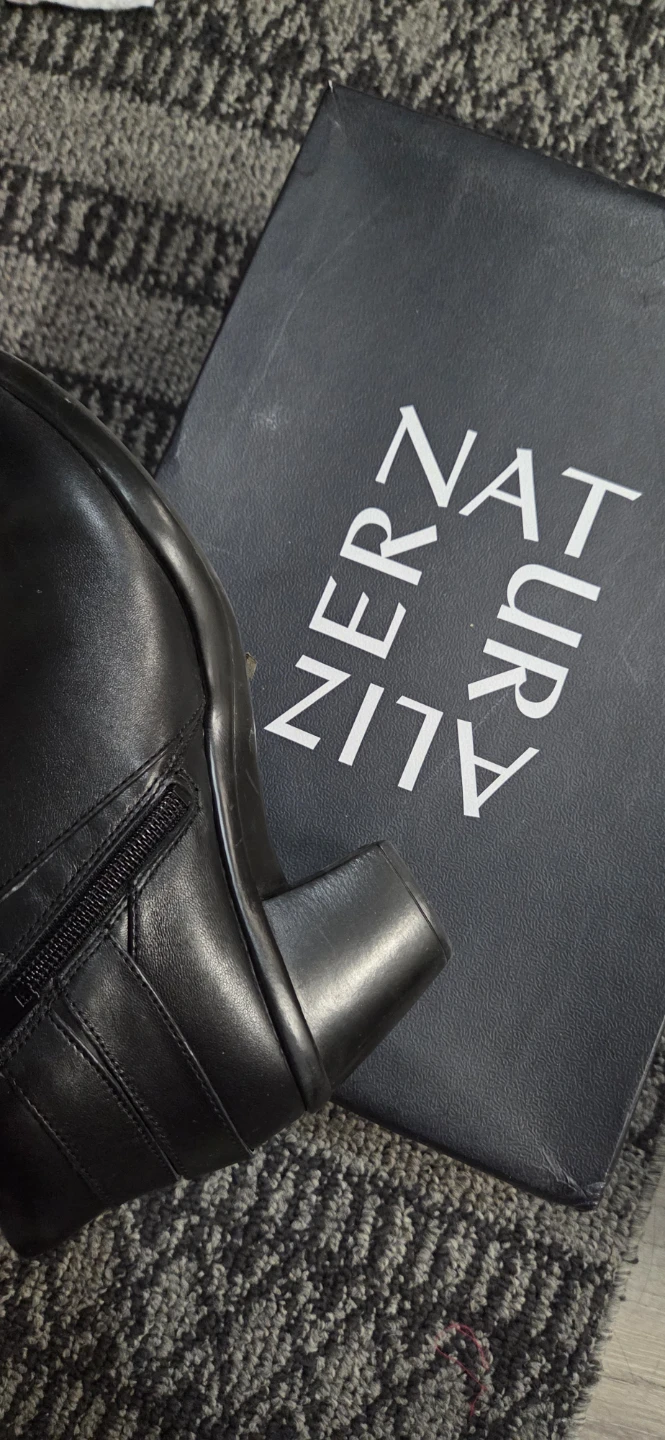 Naturalizer Ella Black Leather Ankle Boots Size 6M - photo 2