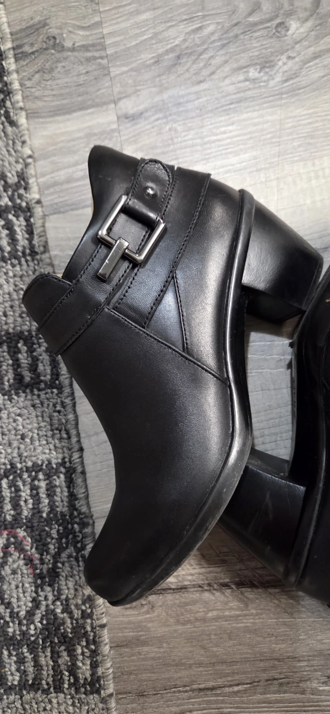 Naturalizer Ella Black Leather Ankle Boots Size 6M - photo 5