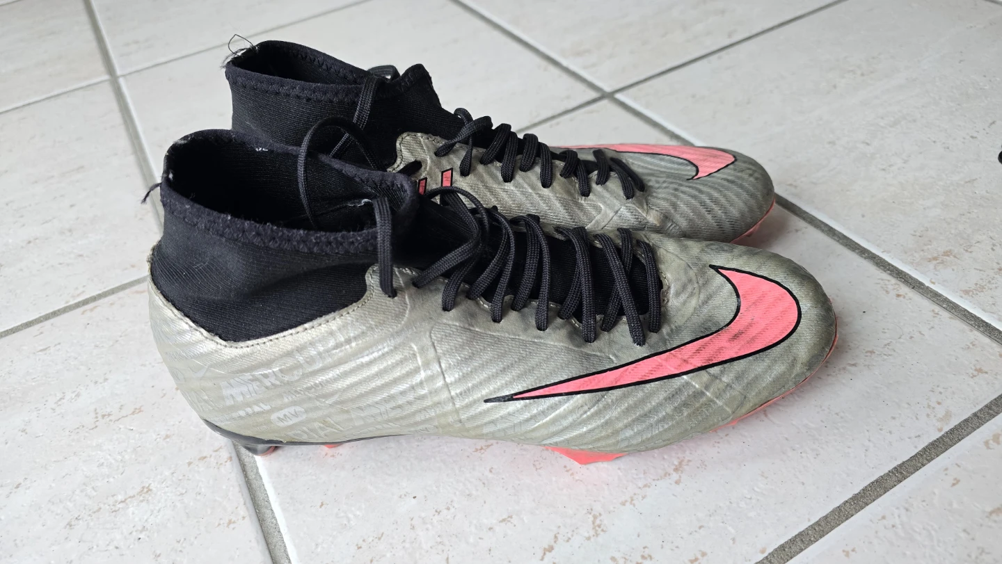 Nike Mercurial Soccer Cleats size 7.5