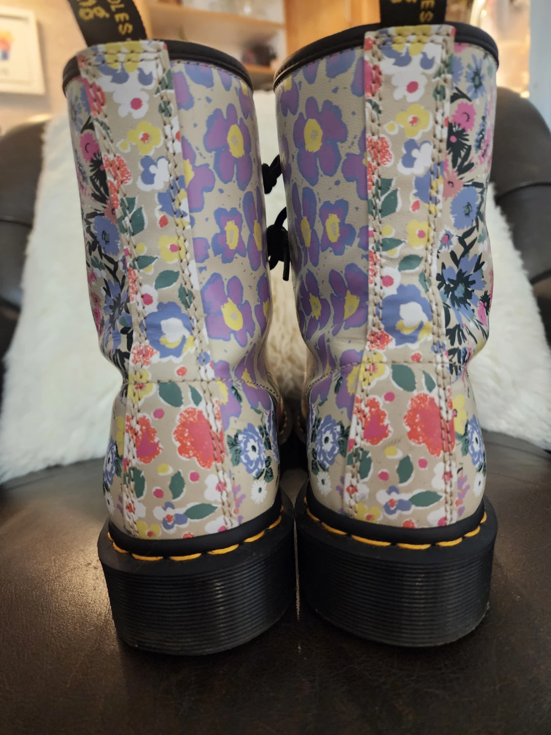 🌸 Dr. Martens 1460 Floral Mash Up Boots – Pristine Condition! 🌸 - photo 2