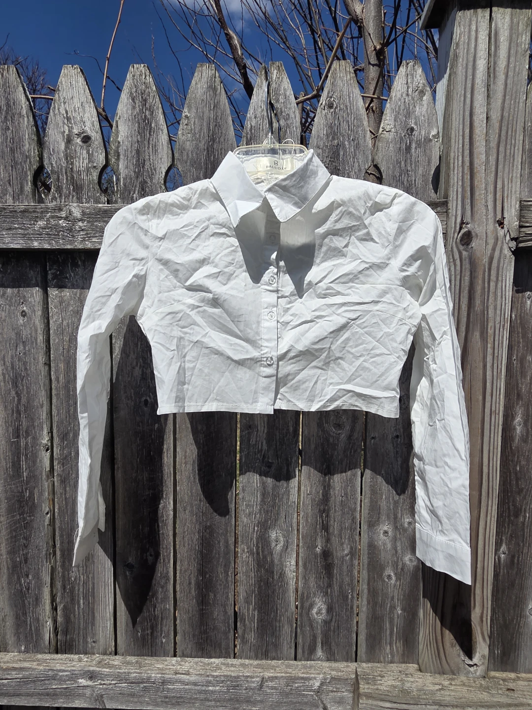 BALUOKE White Cropped Long Sleeve Button-Up Shirt