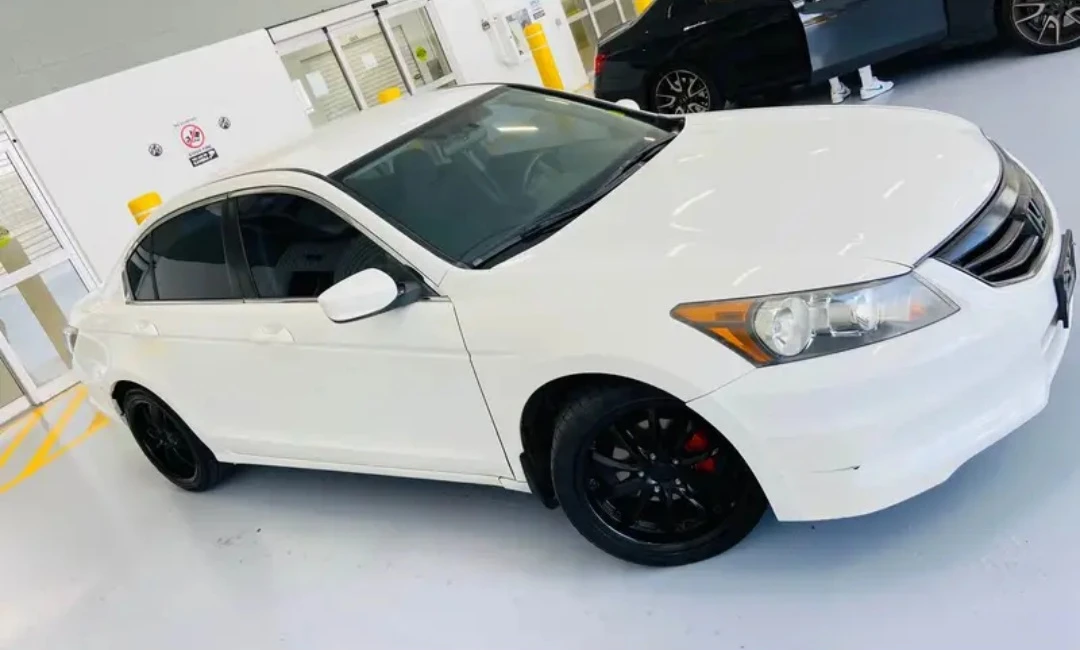 White Honda Accord Sedan - photo 3