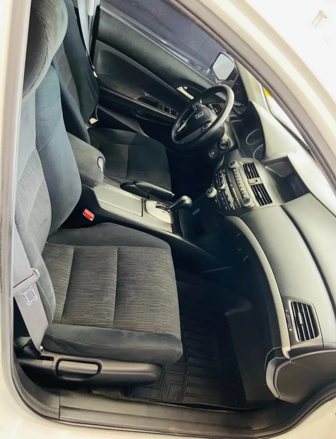 White Honda Accord Sedan - photo 5