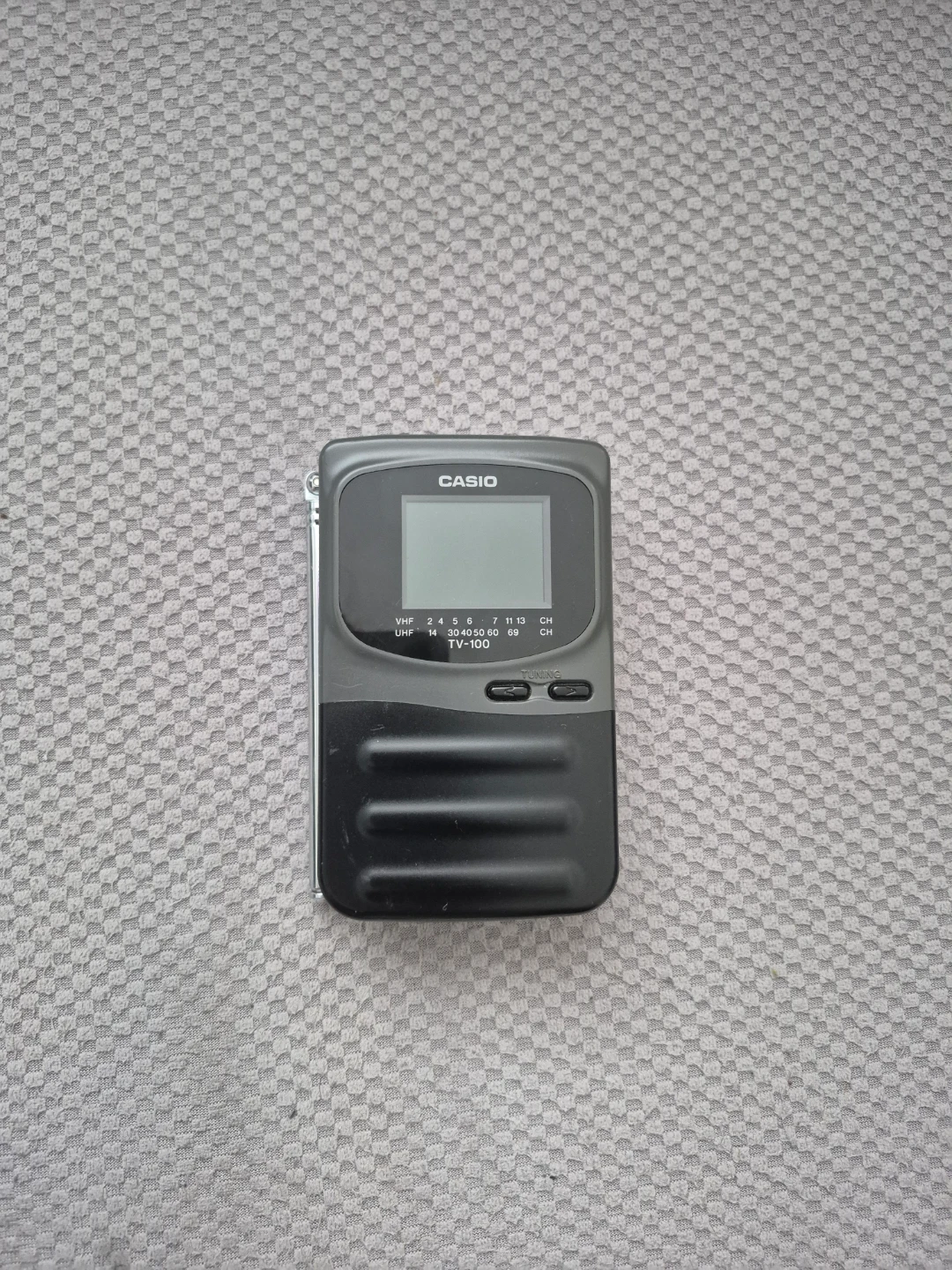 Casio TV-100 Portable Color TV - photo 3