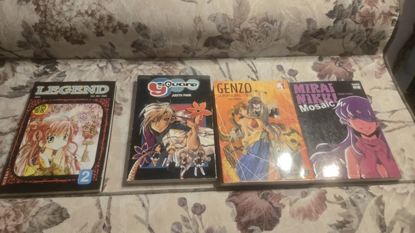 Lot de mangas et livres