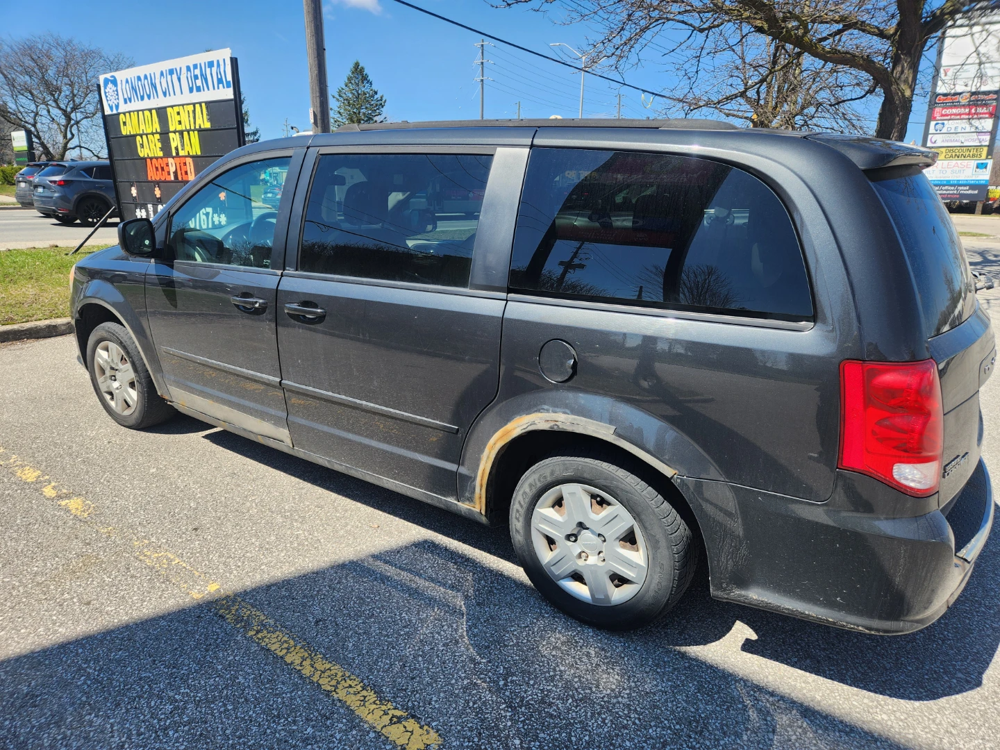 Dodge Grand Caravan - photo 2