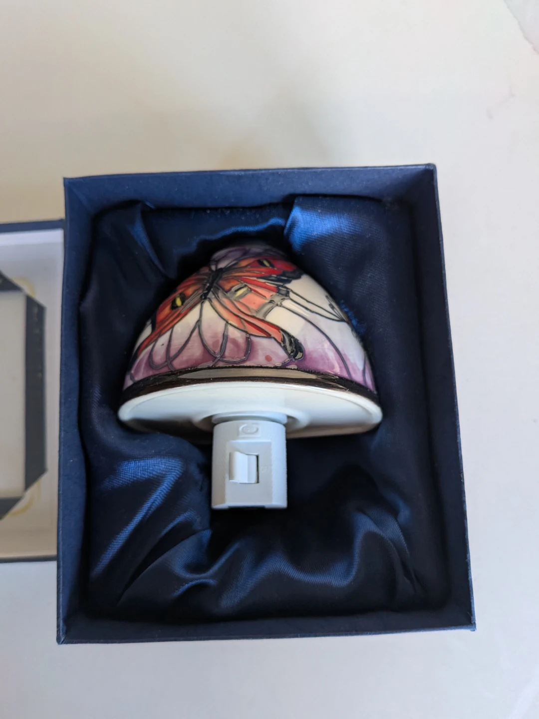 🌱Ceramic Night Light with Butterfly Design - photo 4