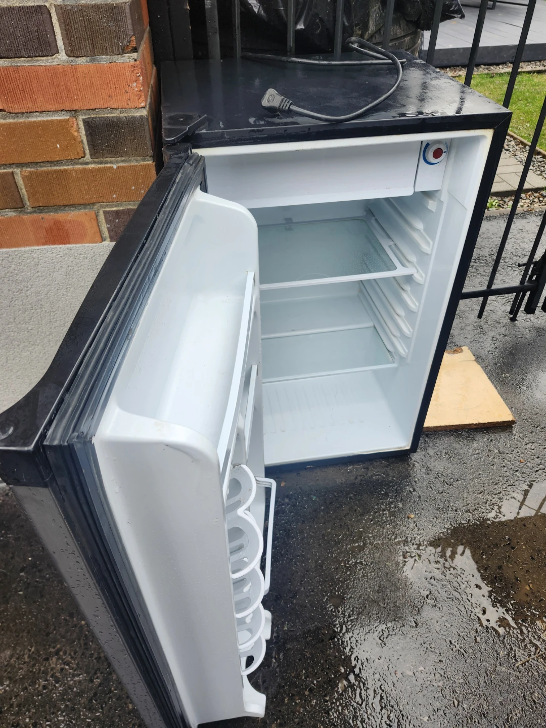 Danby Designer Mini Fridge - photo 2