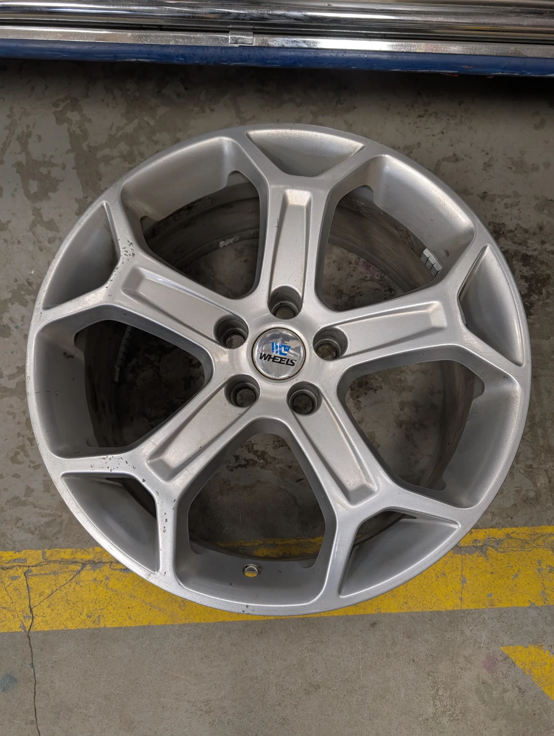 18 inch Alloy Wheel (4 PCS)