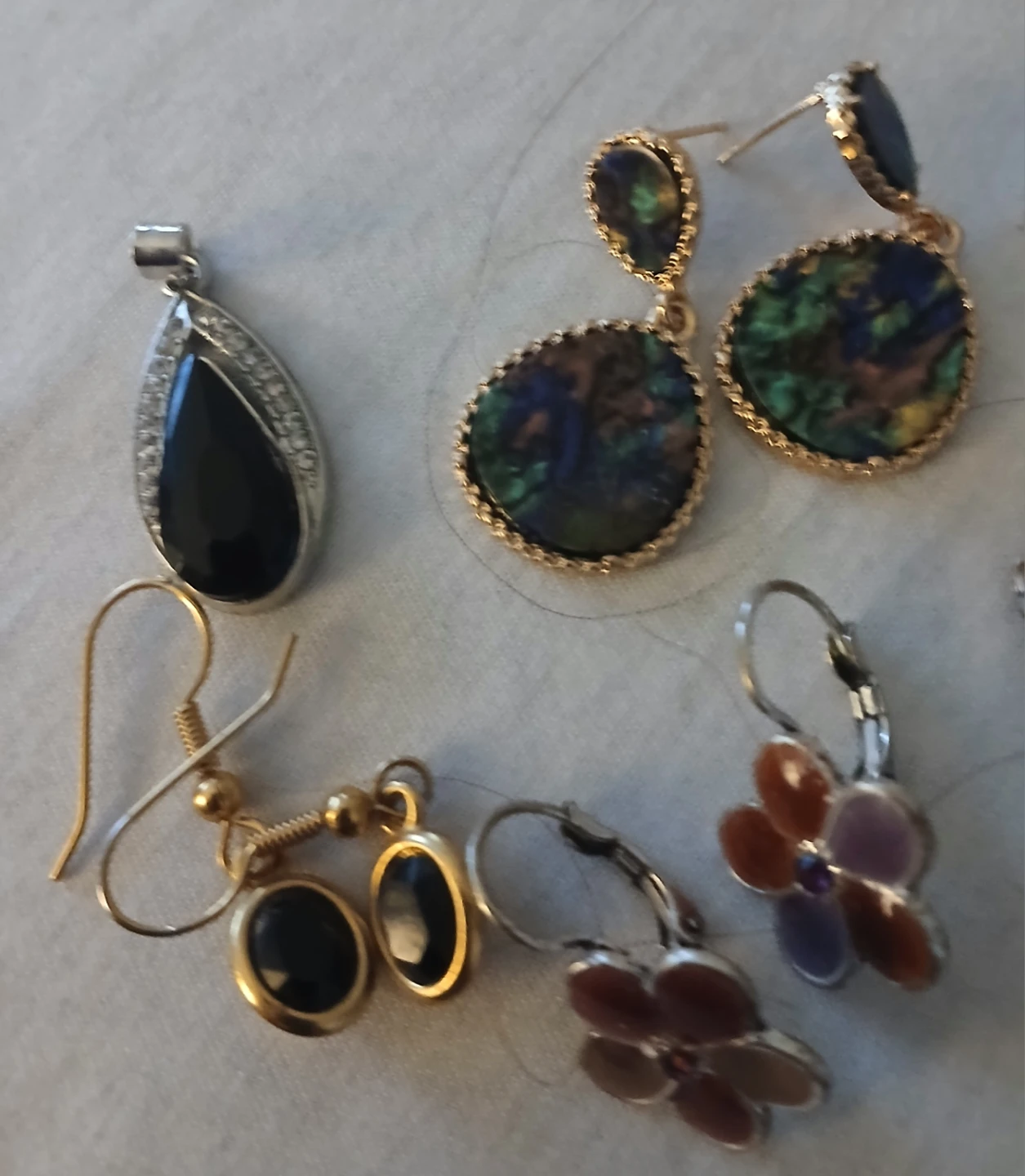 Assorted Earrings and Pendant Collection - photo 4