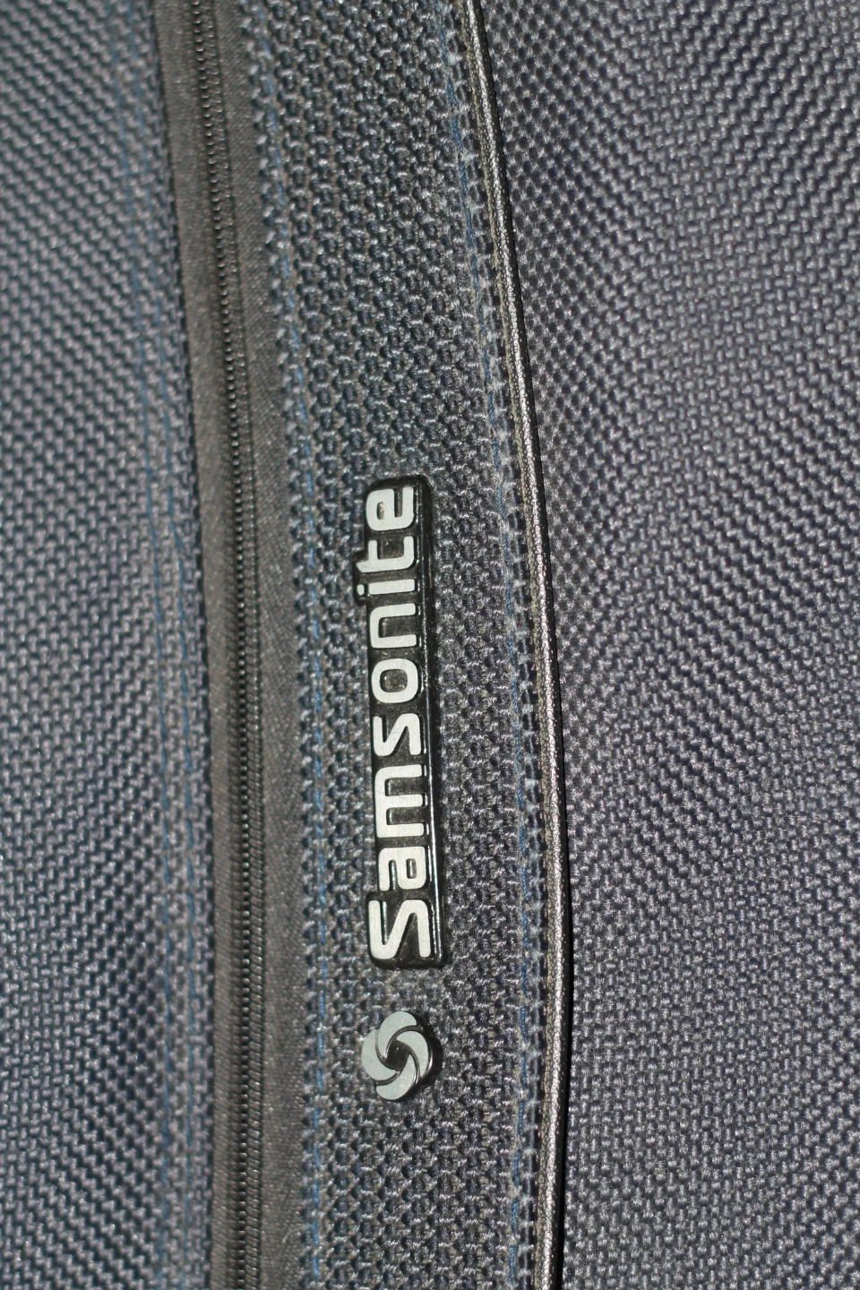 Samsonite Black Garment Bag Suit Carrier