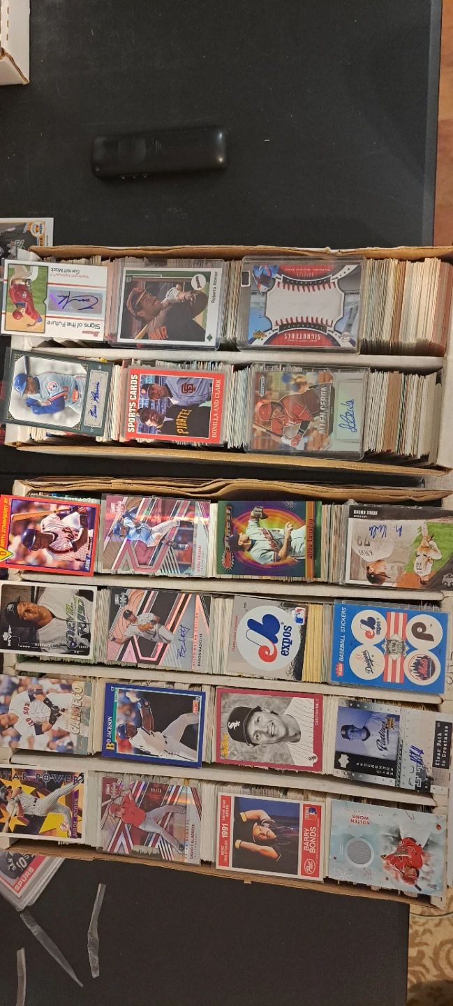 Mixed Baseball Trading Cards, 70s and up to late 90s - photo 2