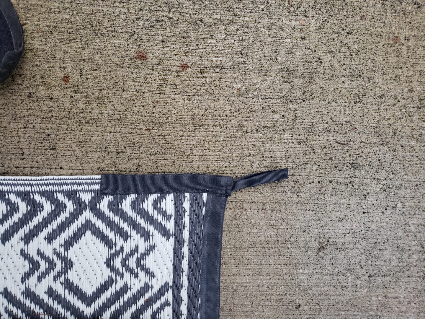 Outdoor Patio Rug - Black and White Geometric Pattern - photo 2