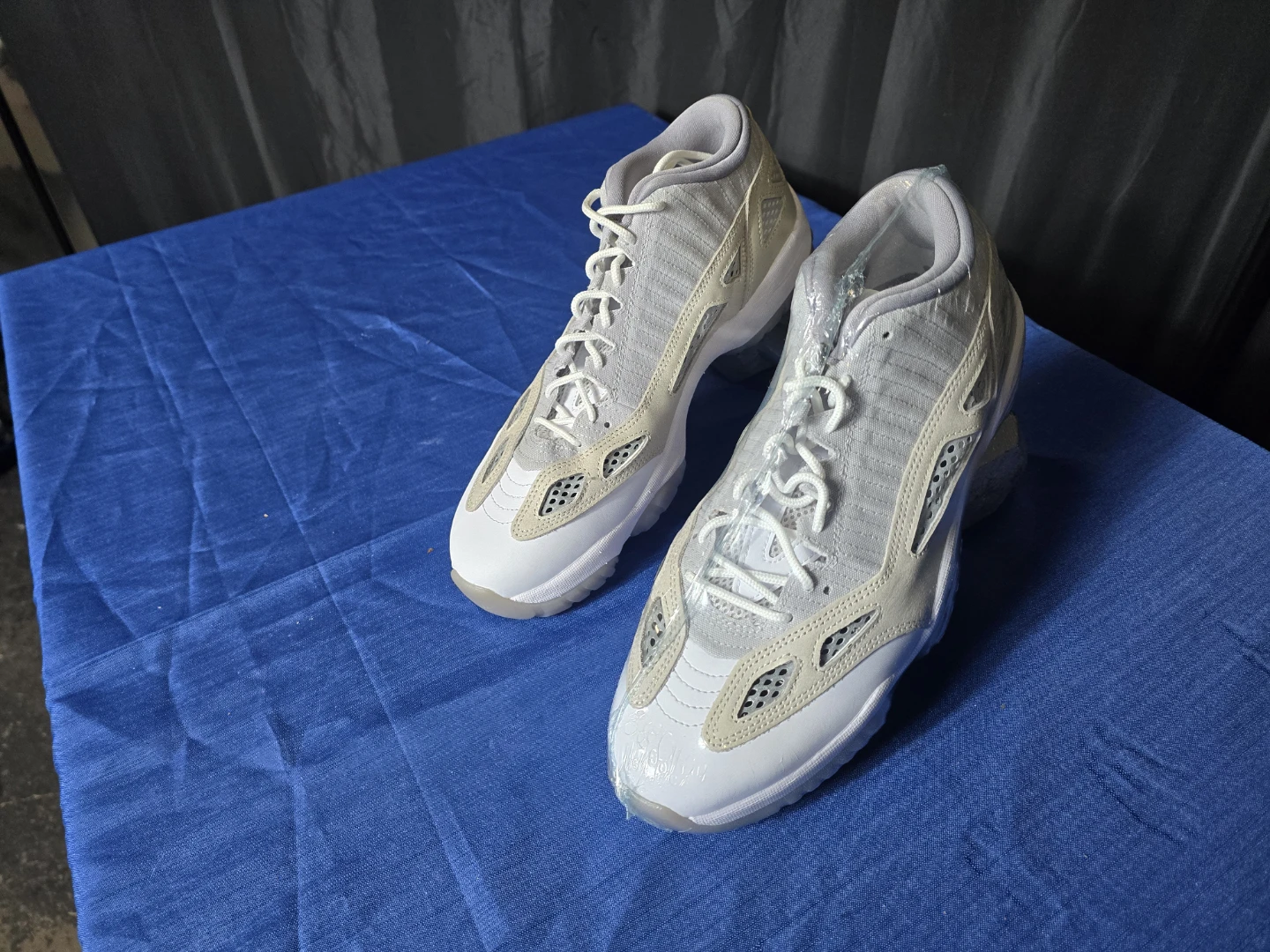 Air Jordan 11 Low Retro IE - photo 2