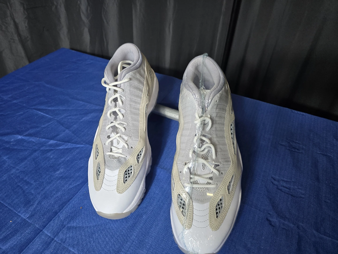 Air Jordan 11 Low Retro IE - photo 3