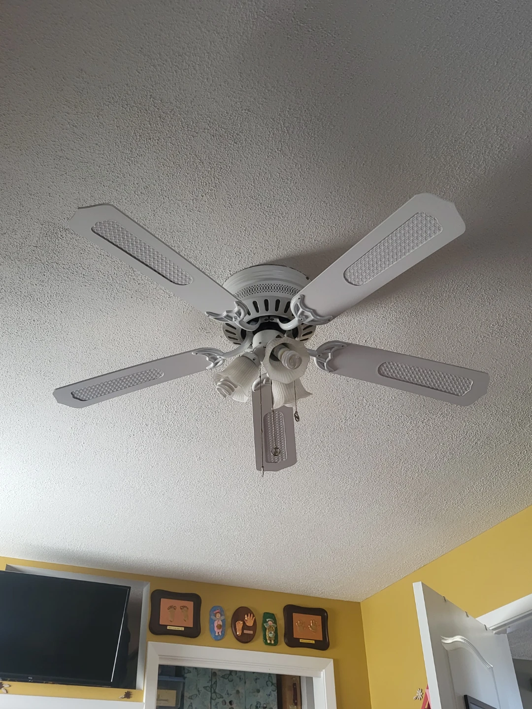 White 5-Blade Ceiling Fan with Lights