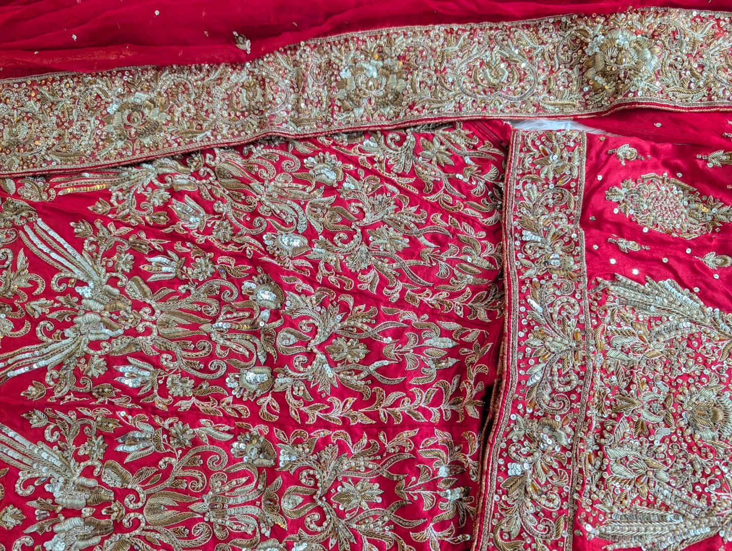 Brand NEW Red Bridal Lehenga with Dupatta and Potli Bag - photo 3