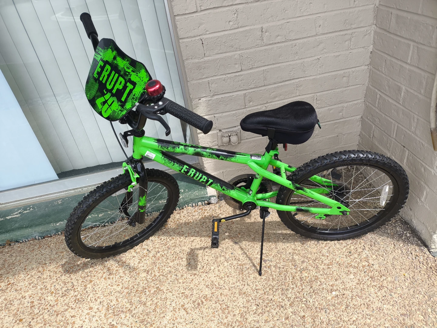 Boys Bike Green Erupt BMX  20 inch
