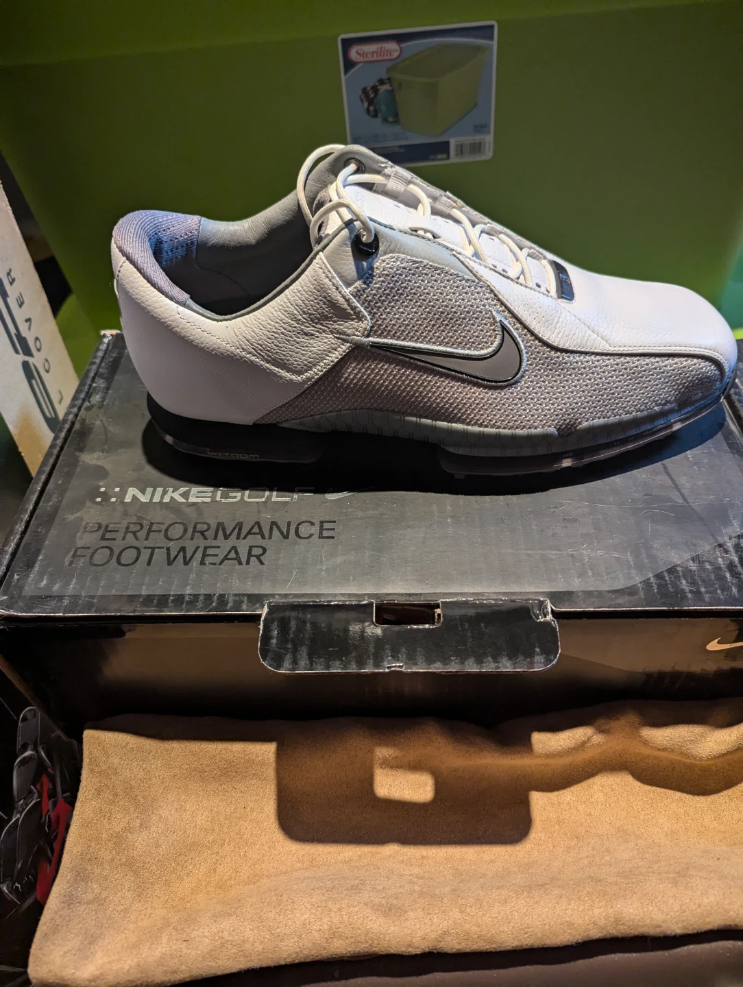 Tiger Woods 2011 2010 golf shoes - photo 5