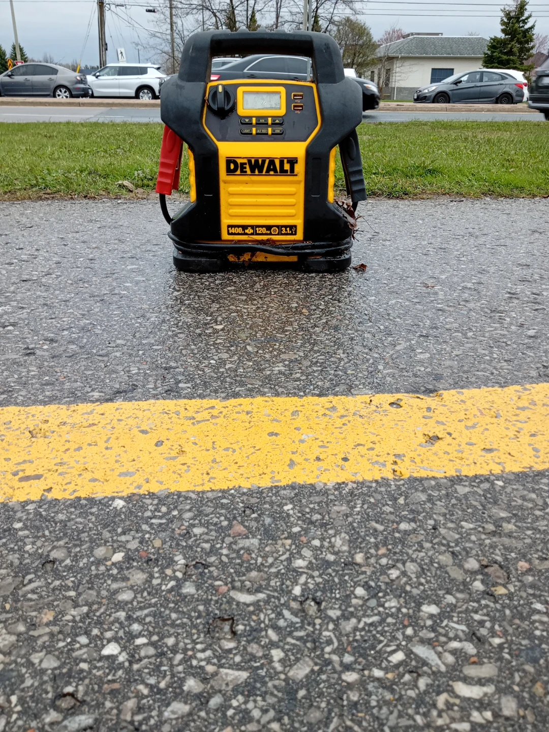 DeWalt 1400 Peak Amp Jump Starter