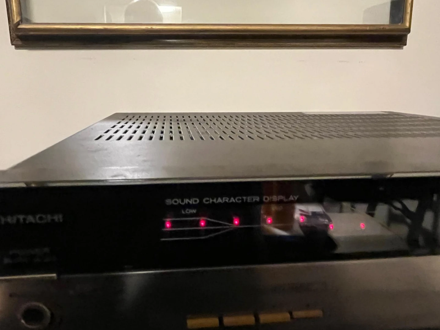Hitachi HA-MD3 Stereo Amplifier - photo 2