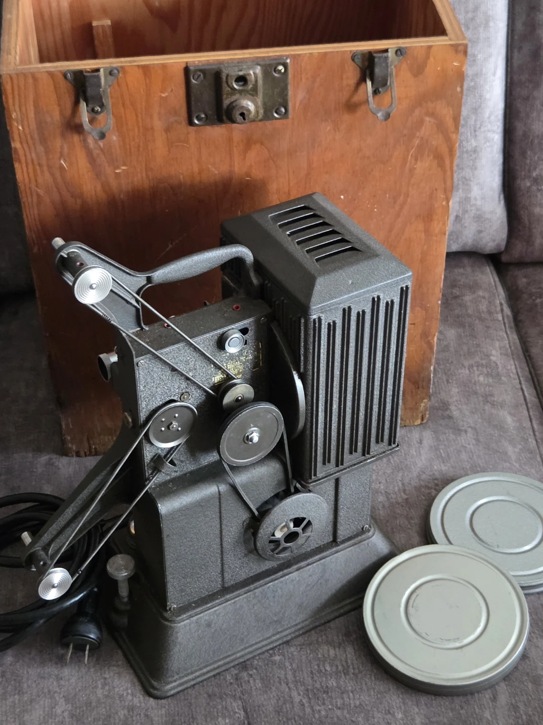 Keystone Model R-8 8mm Film Projector - photo 2