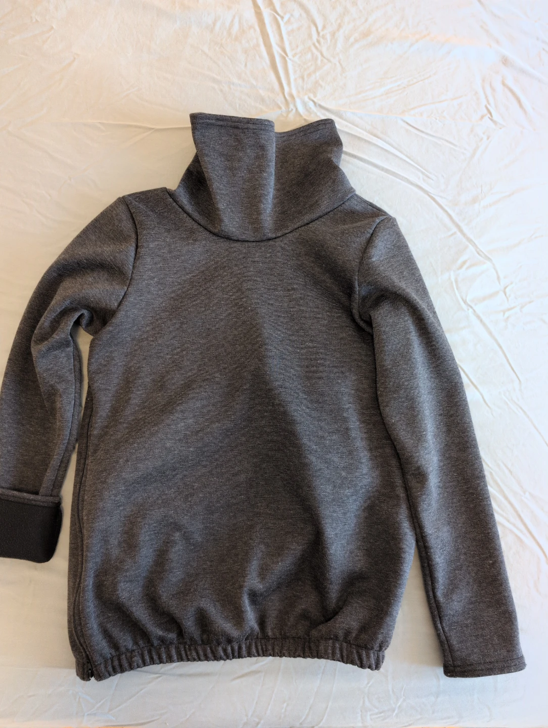 Belly Bedaine Grey Turtleneck Top baby carrier top layer - photo 2