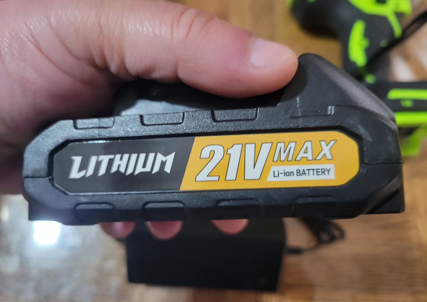 NEW Yunxi Electric Wrench Kit with 2 Batteries - photo 4