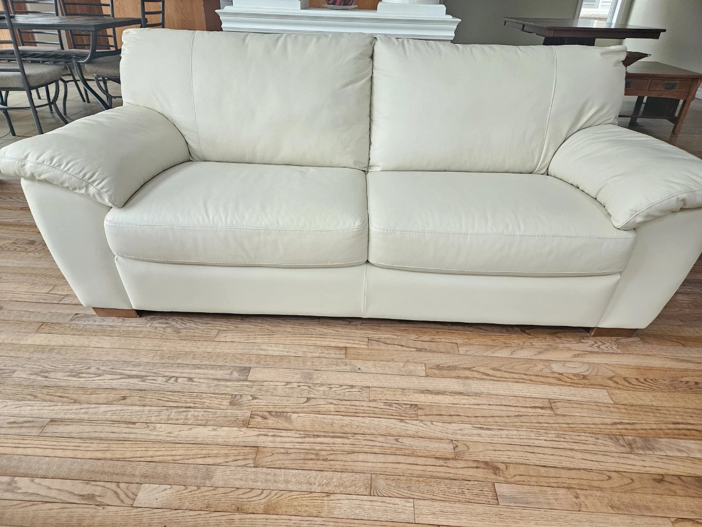 Cream & Black sofas, loveseats & swivel/recliner chair - photo 2