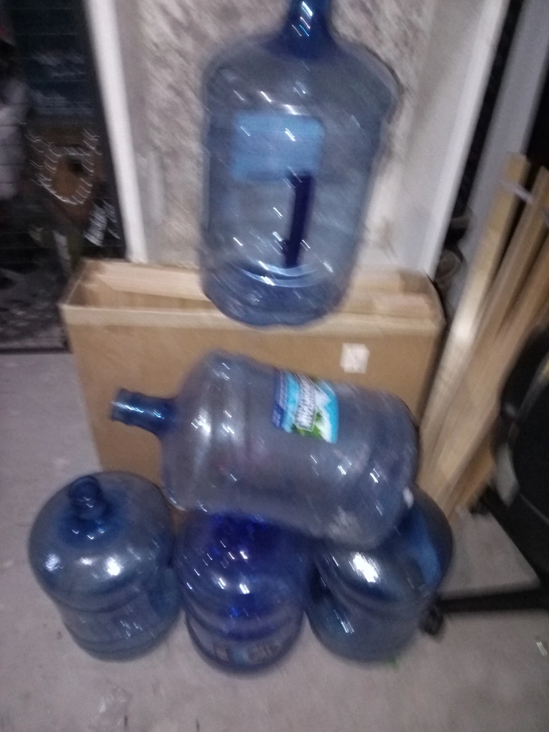 5 gallon water jug x5 - photo 2