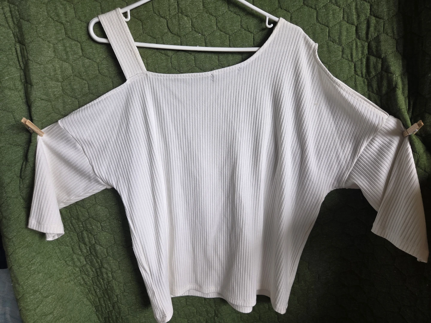 White Ribbed Cold Shoulder Top - photo 2