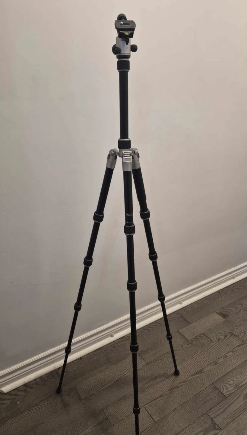 Benro Tripod with Carrying Bag