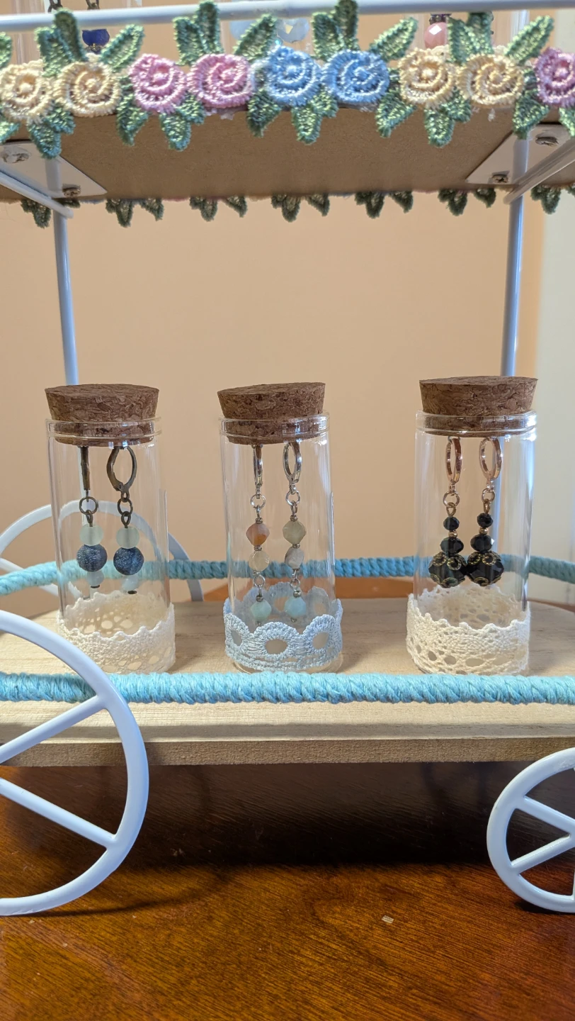 Decorative Earring Display Cart with 6 Pairs of Earrings - photo 3