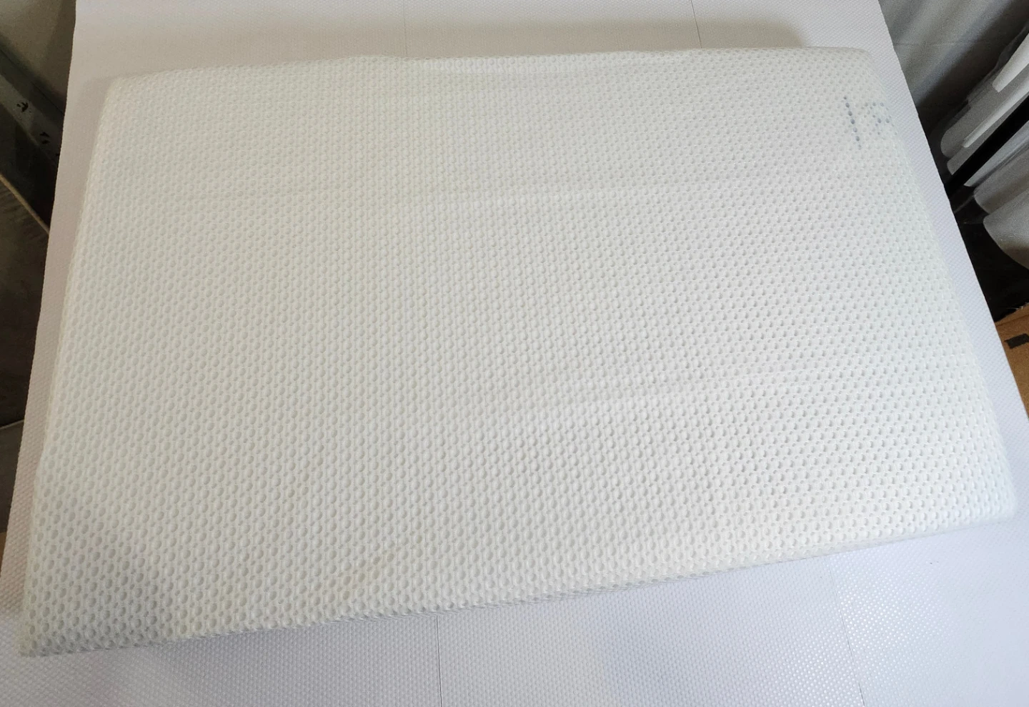 Delta Children Twinkle Stars™ Breathable 4" Mini Mattress - photo 2