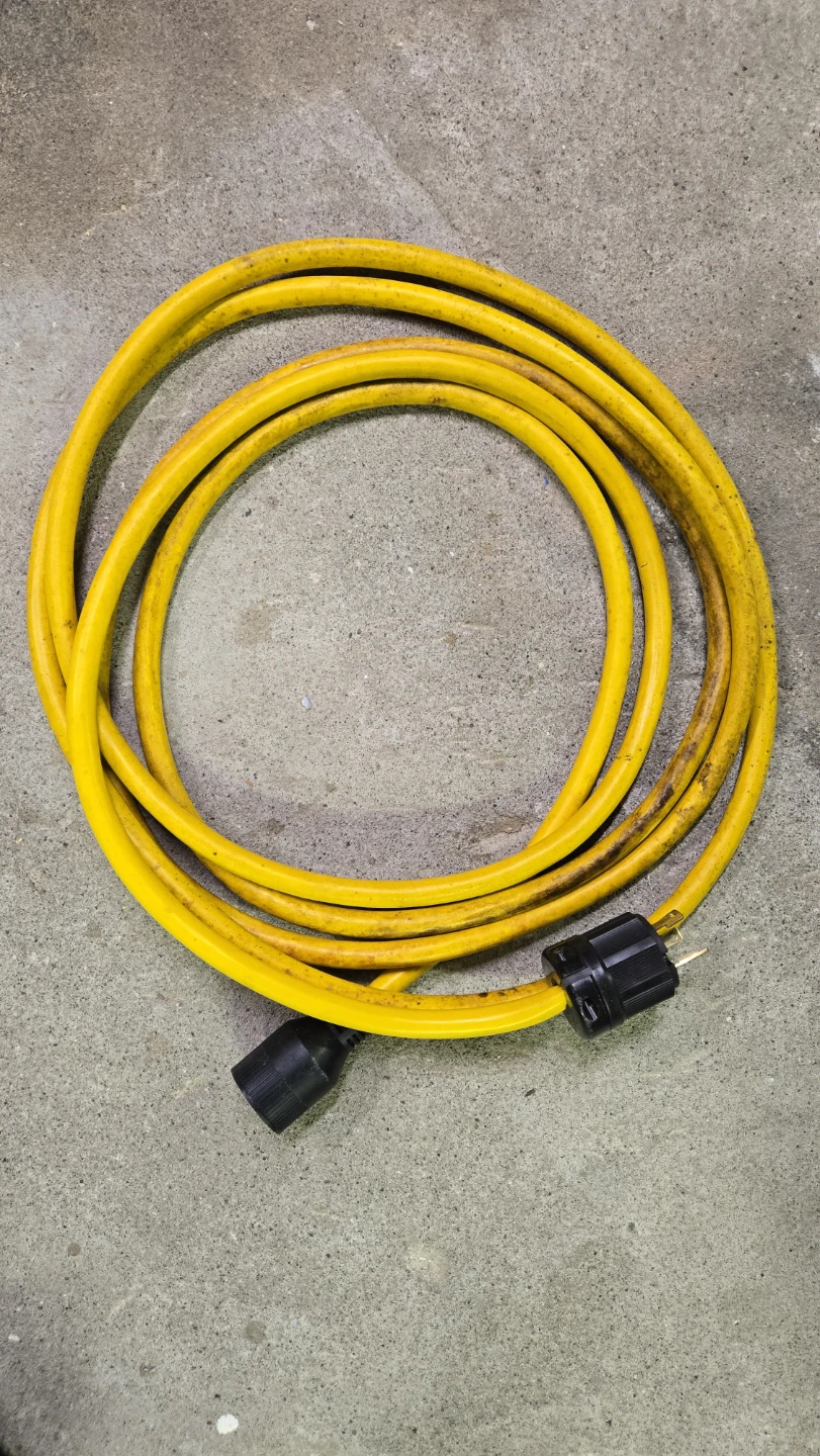 30 Amp 125V Locking Plug and Connector Extension Cord