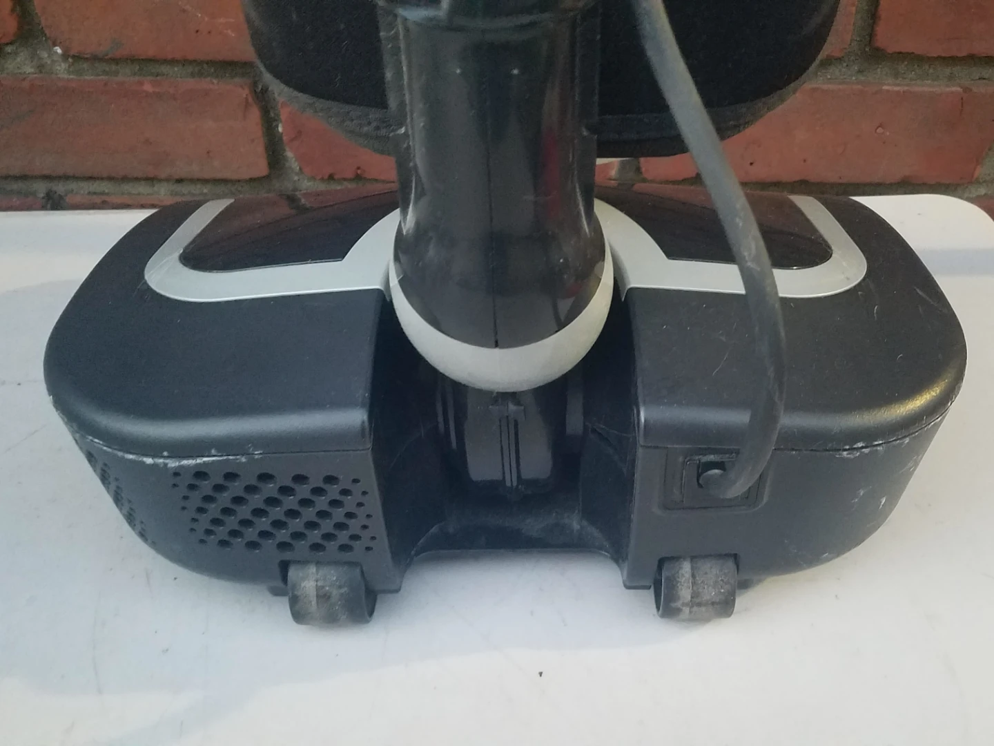 Oreck Upright Vacuum Cleaner VG Condition with New Bag - photo 3