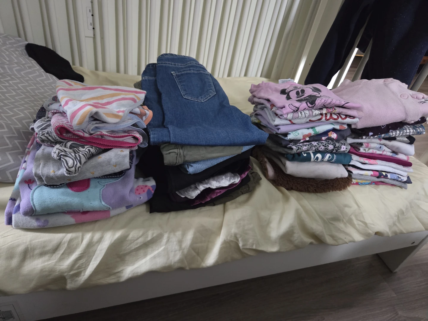 Large bundle baby girl clothes (2-4yrs)  over 30 pieces