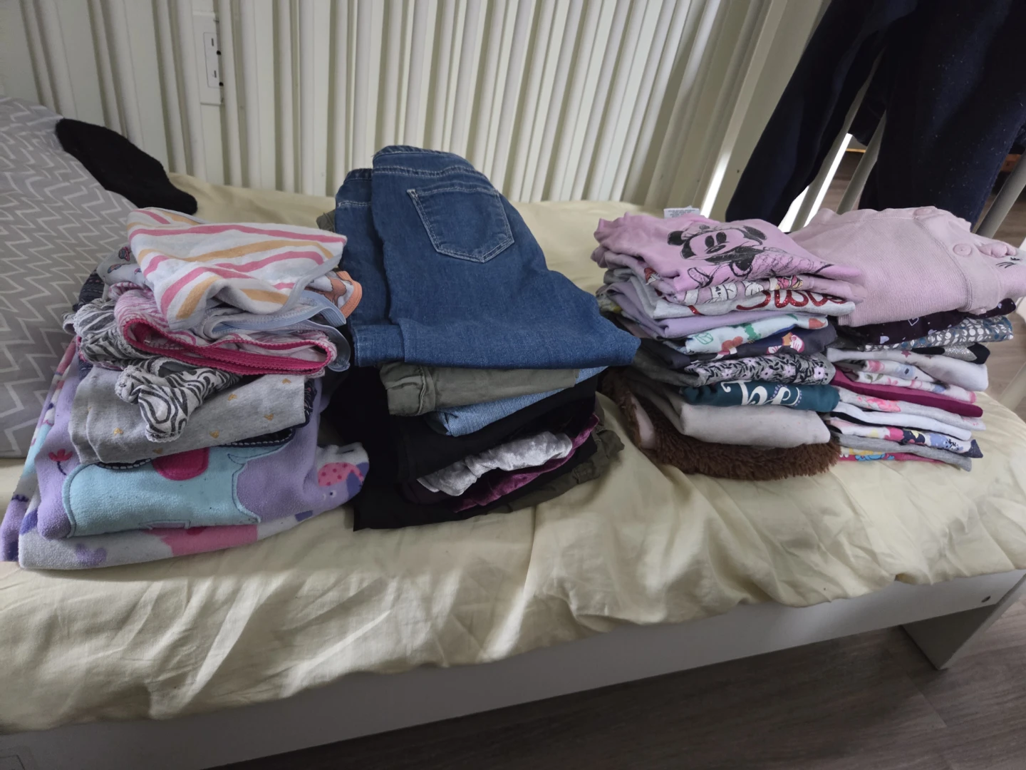 Large bundle baby girl clothes (2-4yrs)  over 30 pieces - photo 2
