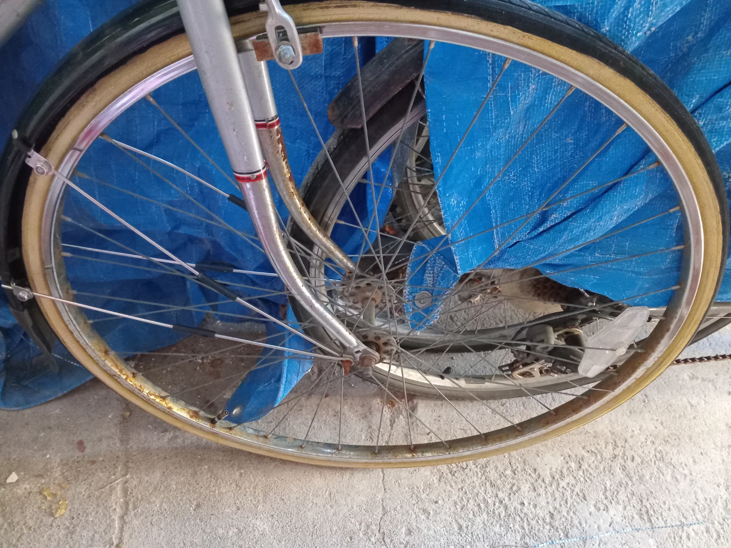 Vintage Raleigh Road Bike - photo 3