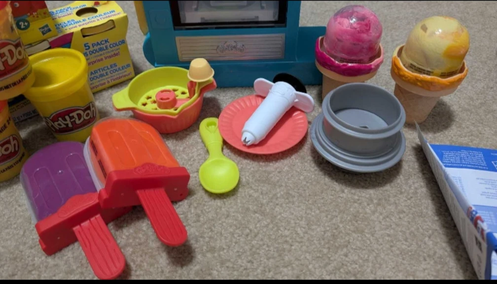 Play-Doh Kitchen and accessories - photo 3