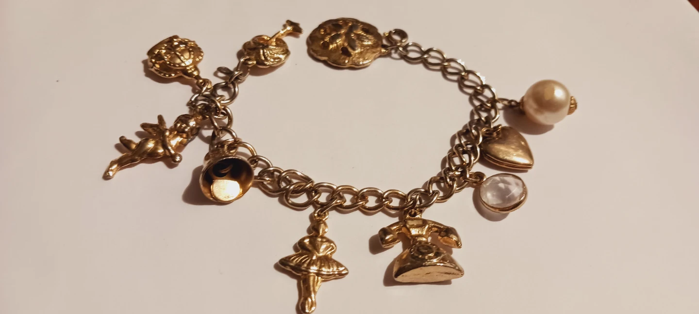 Gold Tone Charm Bracelet - photo 4