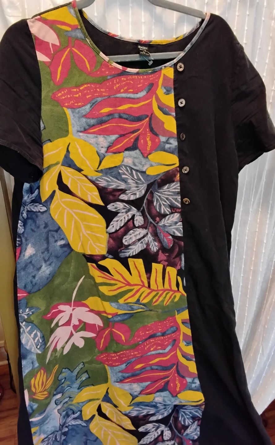 Emery Rose Black Floral Tunic Top