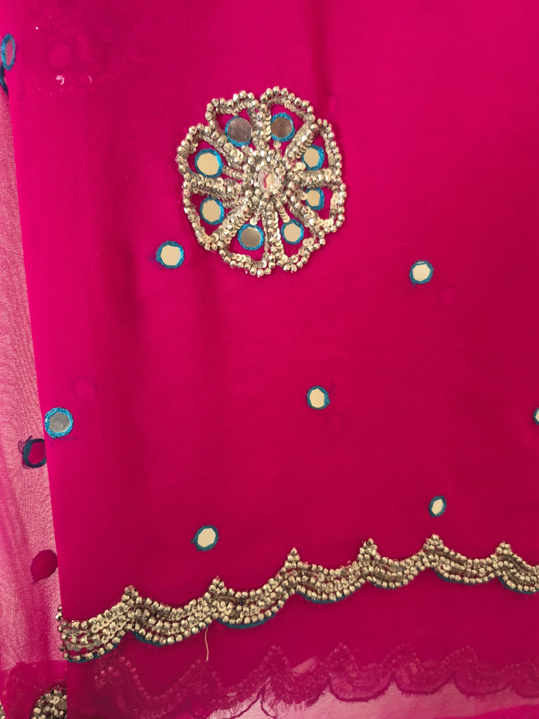 Women's Magenta Embroidered Saree - photo 3